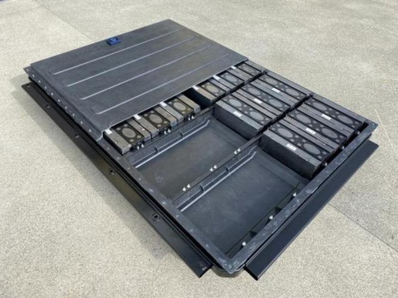 Electric vehicle batter tray welding